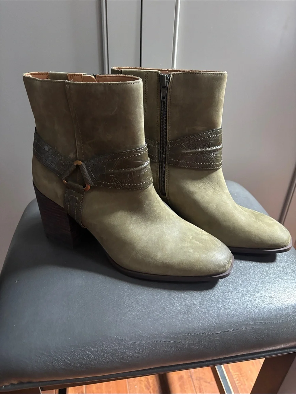 NEW Vionic Carnelia Boot Green Nubuck Leather Water Resistant Ankle Bootie 9